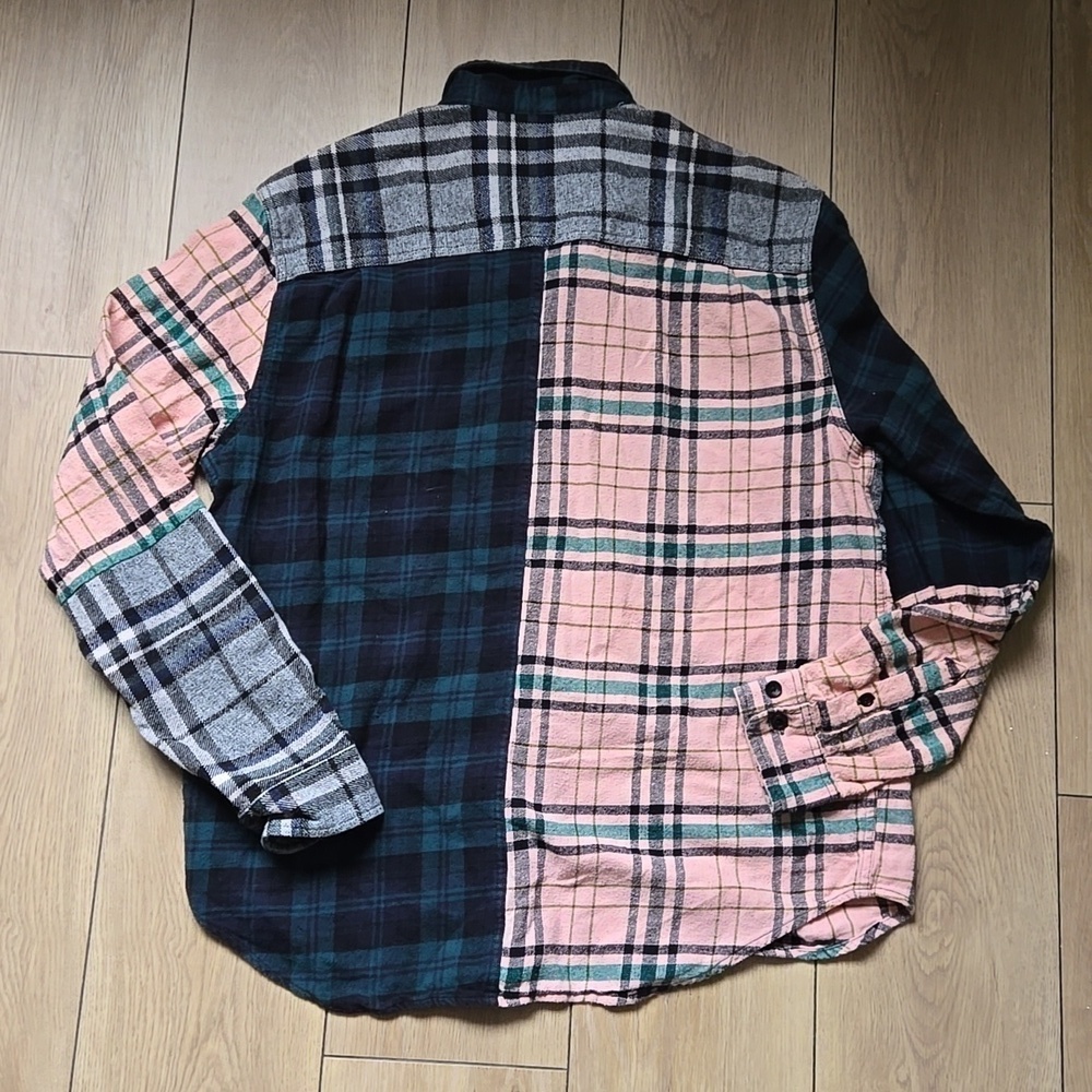 URBAN OUTFITTERS Patchwork Flannel size M - Picture 7 of 8
